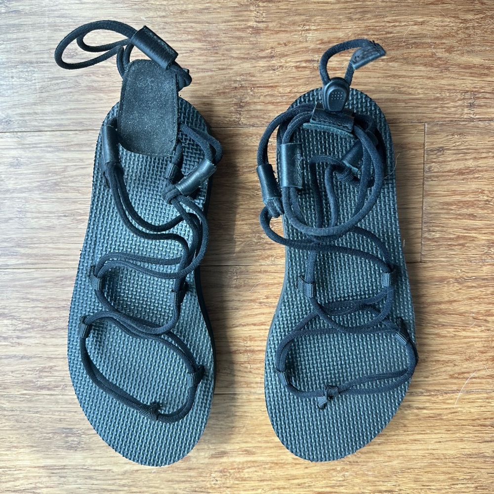 Teva Midform Infinity lace around sandals